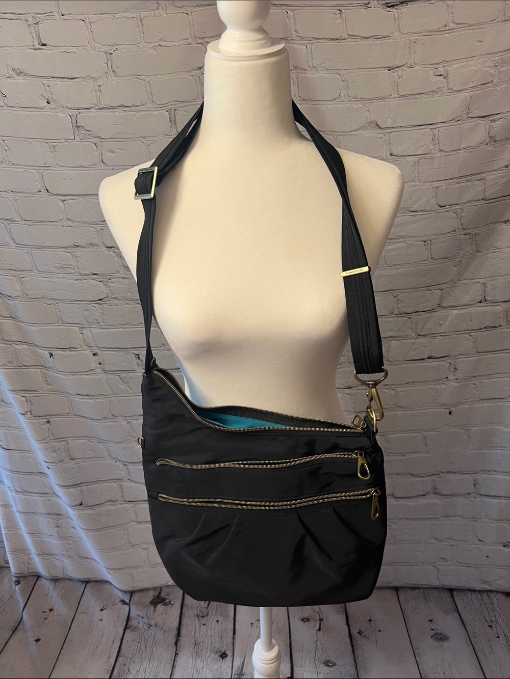 Travelon Black Crossbody Shoulder Bag Anti-Theft Travel Purse Multi Pocket